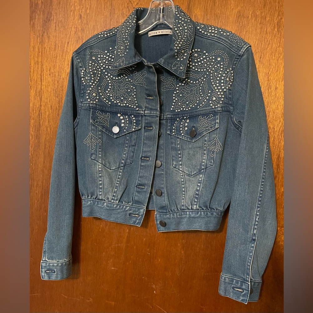 ALICE & OLIVIA Chloe Studded Denim Jacket In Vintage Wash Size XS